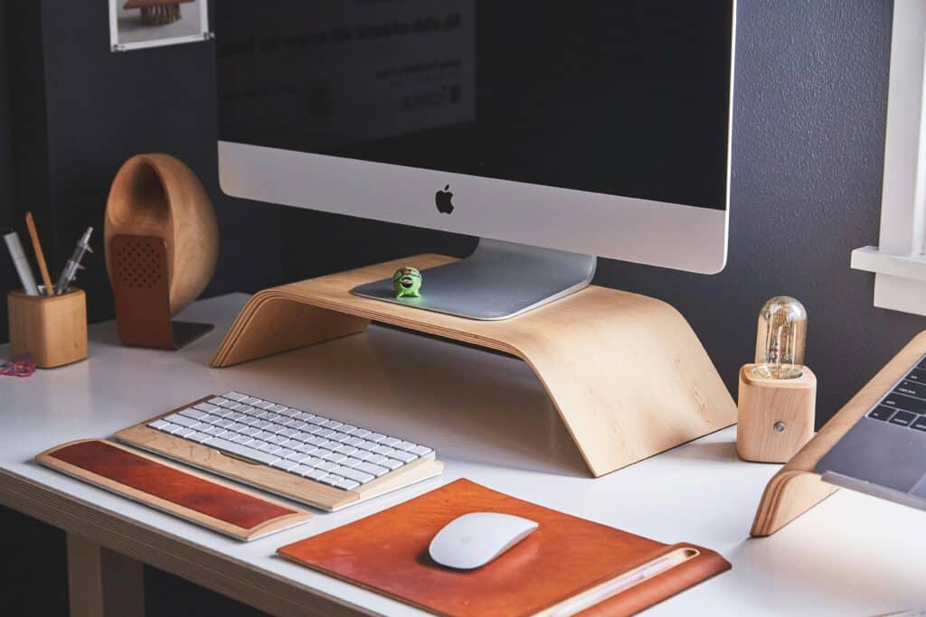 Working days calculator — About WorkingDaysCalc professional desk workspace